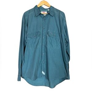 Vintage Levi’s white tab green long sleeve shirt Size XL 100% cotton